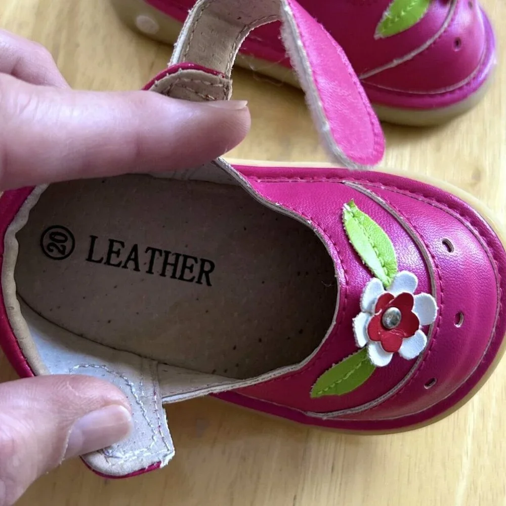 NWOT Pink Leather Early Walker Squeaker Shoes Size EU 20 (4.5 Infant)